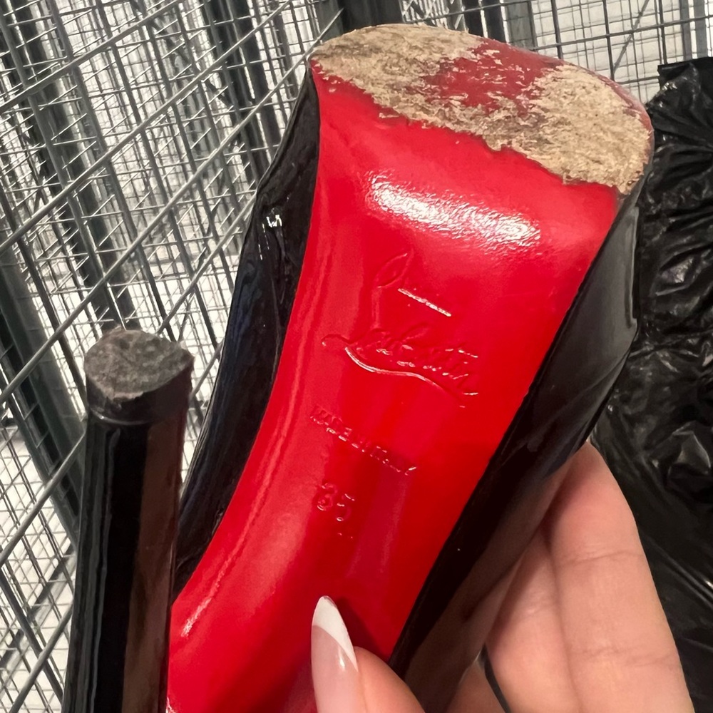 AUTHENTIC CHRISTIAN LOUBOUTIN PARIS heels - Picture 7 of 8